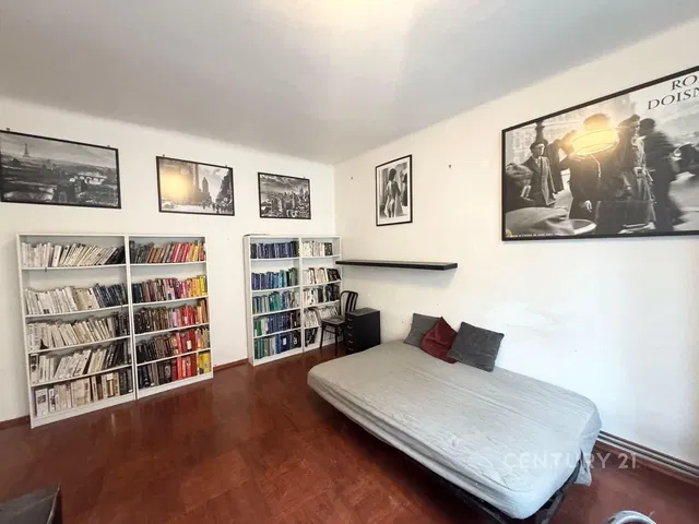 Chambre; parquet, lumière naturelle