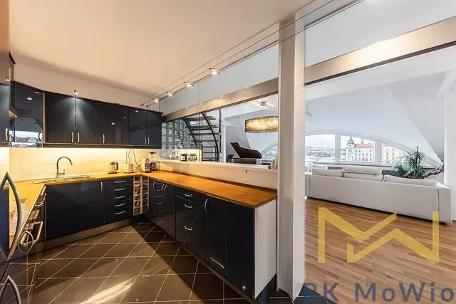 Kitchen; kitchen appliances, view, natural light, modern style