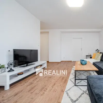 Wohnzimmer; tageslicht, moderner stil, holzboden