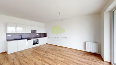 Cocina; suelo de madera, renovado, luz natural