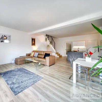 Oturma odası; doğal ışık, modern stil