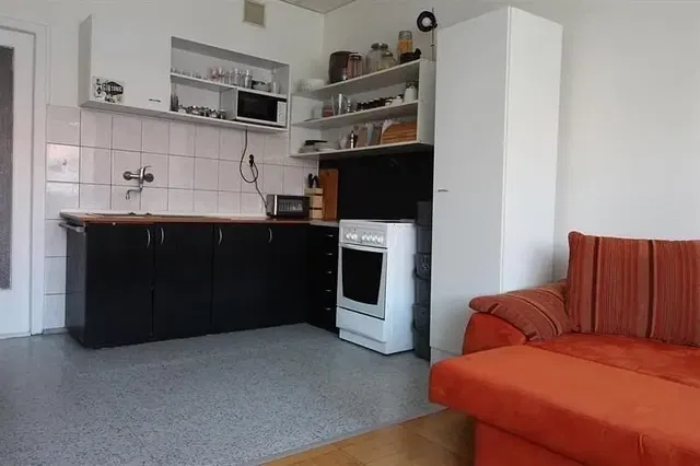 Κουζίνα; συσκευές κουζίνας, πλακάκια