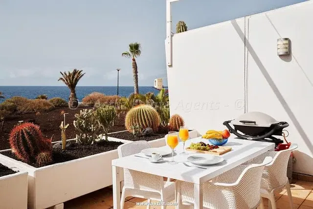 Terasa; výhľad, prirodzené svetlo