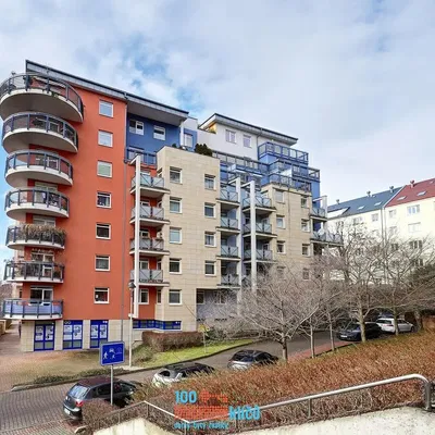 Къща и околности; гледка