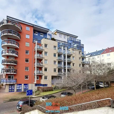 Къща и околности; гледка