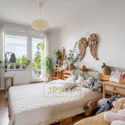 Spálňa; prirodzené svetlo, moderný štýl