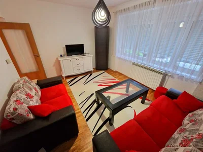 Oturma odası; doğal ışık, modern stil
