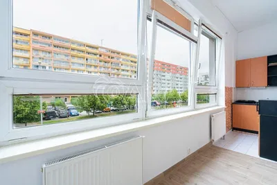 Кухня; гледка, плочки