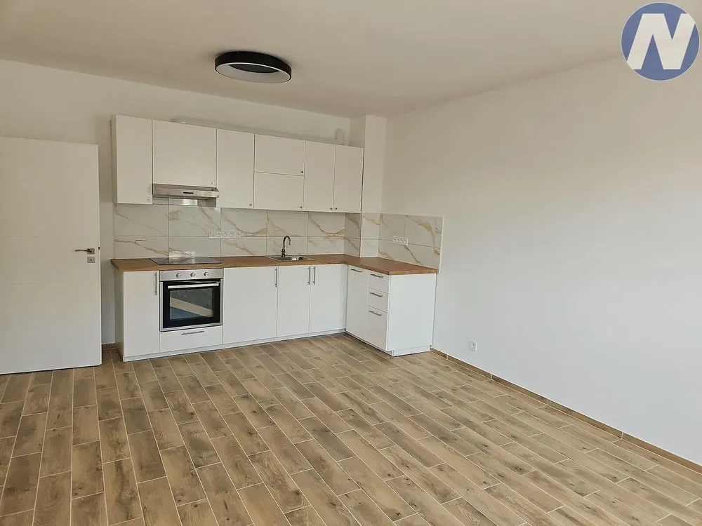 Küche; küchengeräte, fliesenboden, renoviert, tageslicht