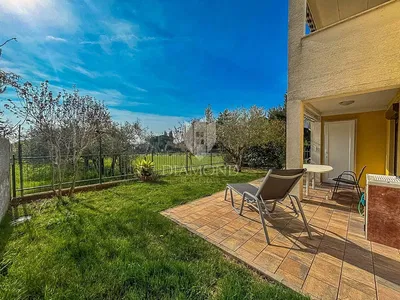 Terrasse; blick, fliesenboden, tageslicht