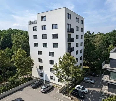 Къща и околности; гледка