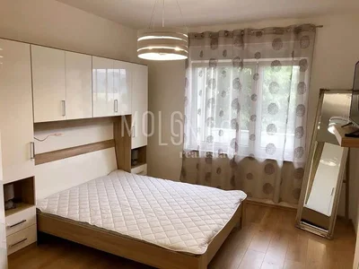 Chambre; parquet, lumière naturelle