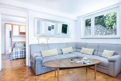 Salon; vue, parquet, lumière naturelle, style moderne