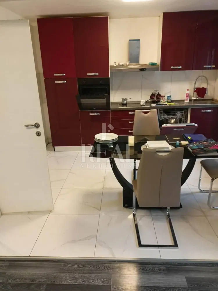 Cuisine; électroménager, carrelage