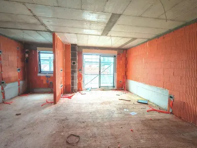 Ostalo; potrebna renovacija, prirodno svjetlo