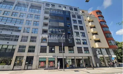 Dům a okolí; komerční, výhled