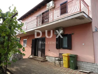 Кућа и околина