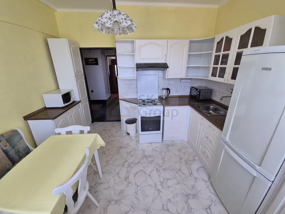 Mutfak; mutfak aletleri, fayans zemin