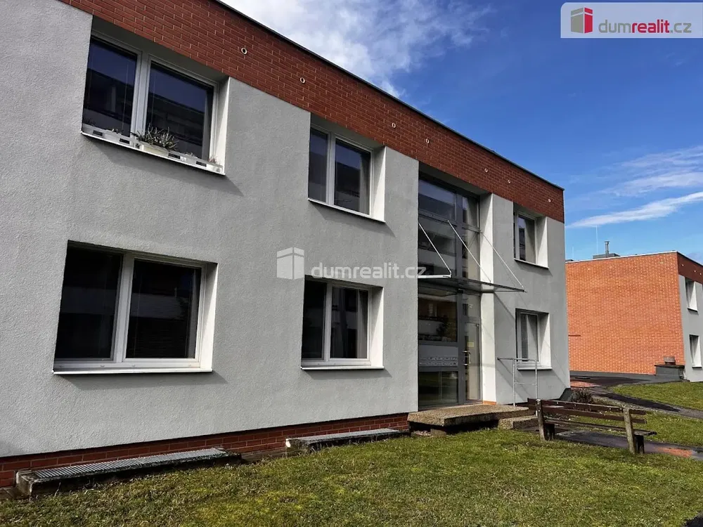 Dům a okolí; výhled