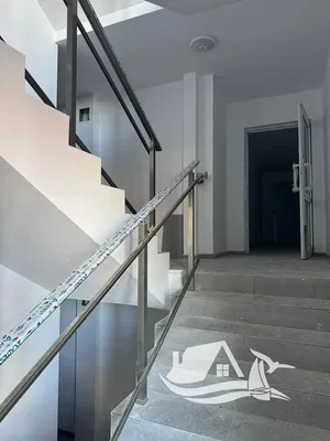 Ostatné; dlažba, vysoké stropy