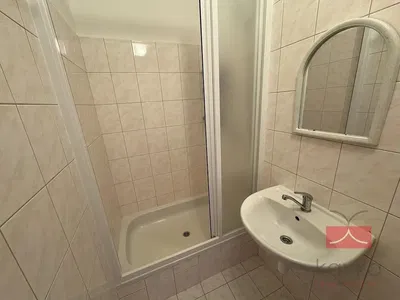 Badezimmer; fliesenboden