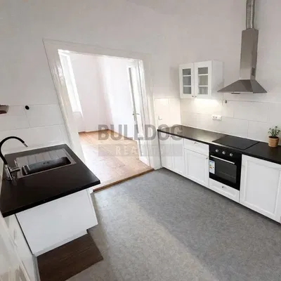 Cuisine; électroménager, lumière naturelle