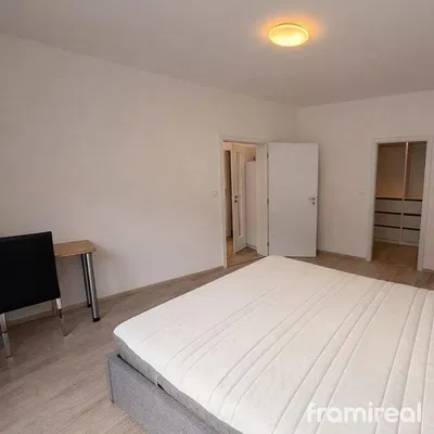 Спалня; естествена светлина