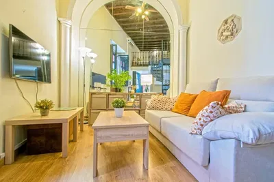 Wohnzimmer; tageslicht, holzboden, moderner stil