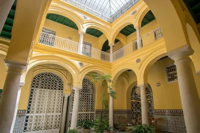 Diğer; doğal ışık, yüksek tavan