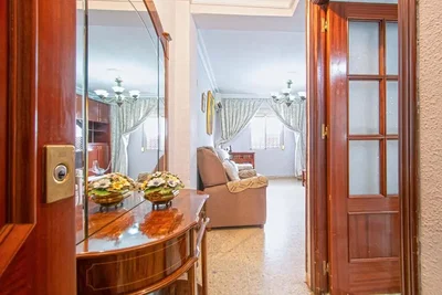 Wohnzimmer; holzboden, tageslicht, rustikaler stil