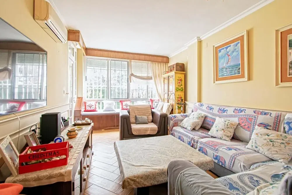 Salon; lumière naturelle, style rustique