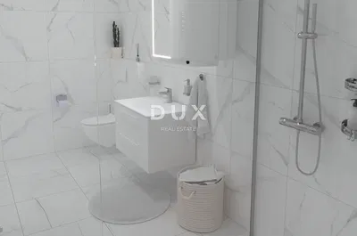 Salle de bain; carrelage, rénové, lumière naturelle, style moderne