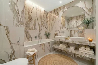 Badezimmer; fliesenboden, renoviert, tageslicht, moderner stil