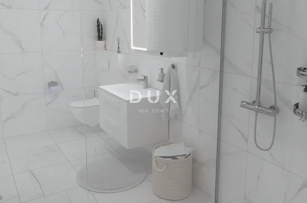 Salle de bain; carrelage, rénové, lumière naturelle, style moderne