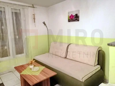 Oturma odası; modern stil, doğal ışık