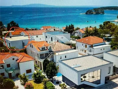 Maison et environs; vue