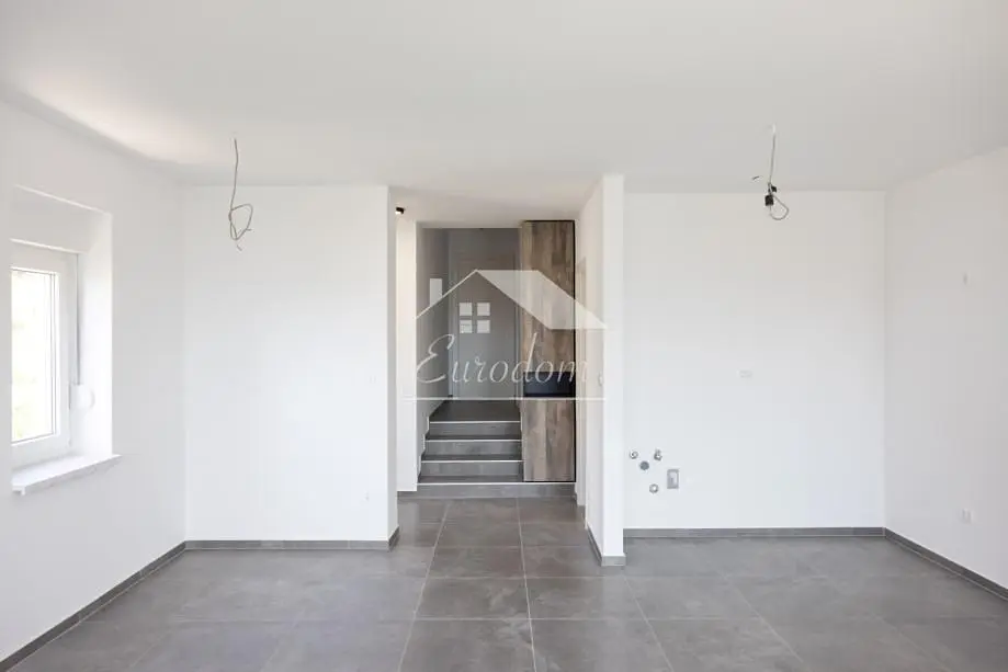 Autre; carrelage, lumière naturelle