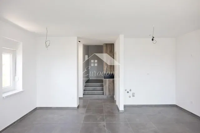 Autre; carrelage, lumière naturelle