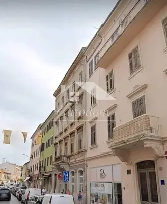 Kuća i okolina; pogled