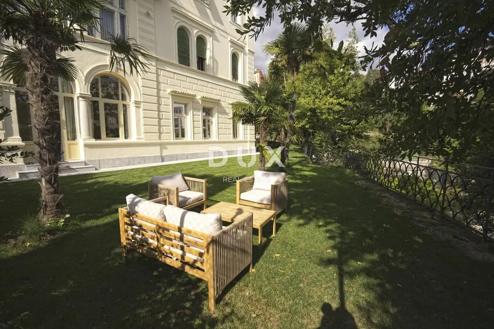 Maison et environs; vue