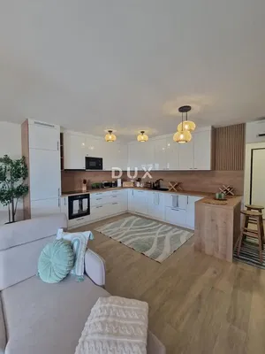 Cuisine; électroménager, lumière naturelle, style moderne