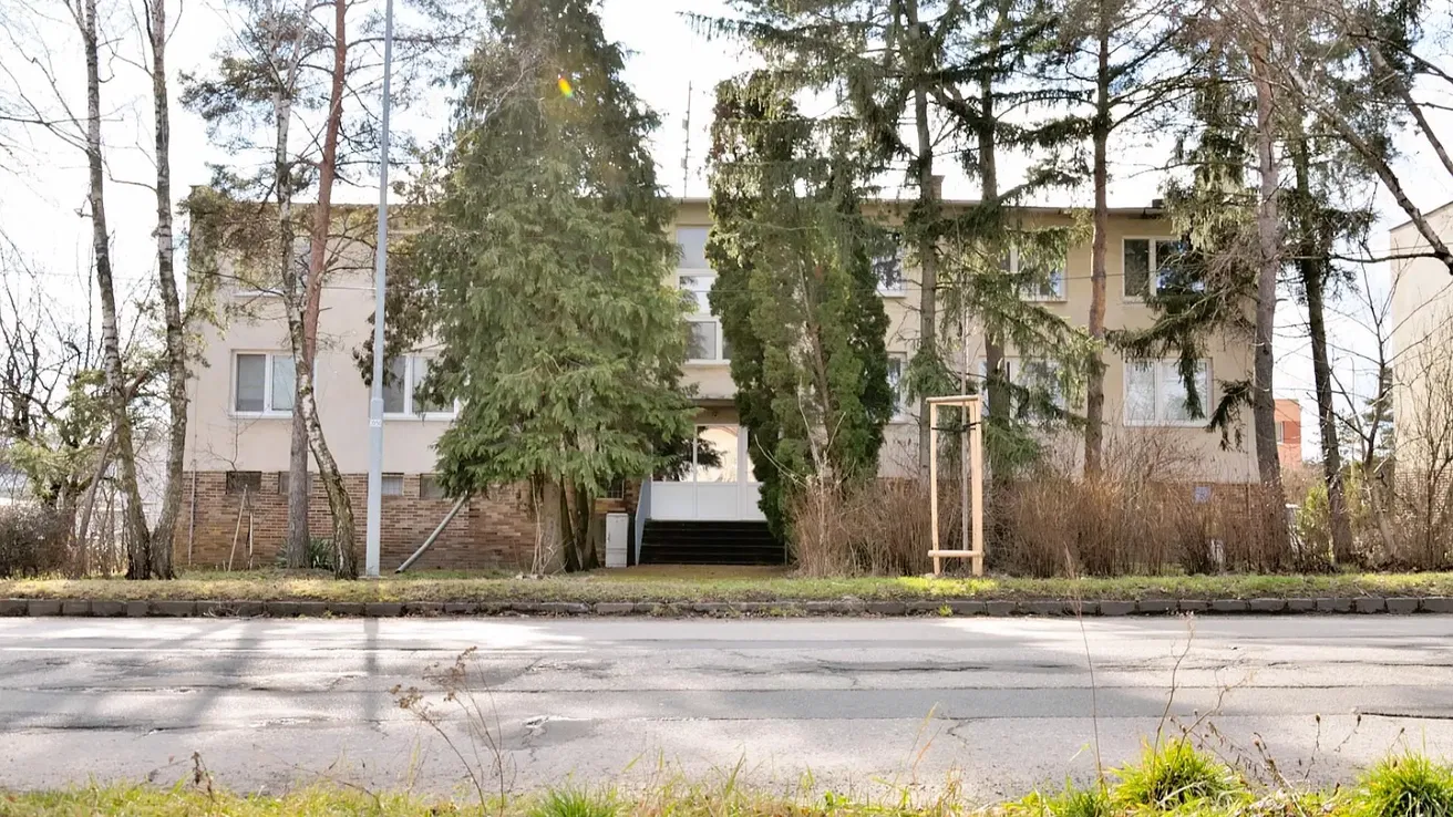 Kuća i okolina; pogled