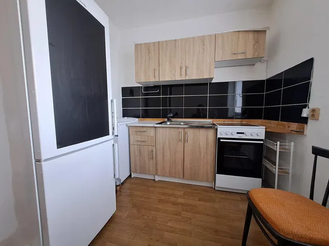 Küche; küchengeräte, fliesenboden