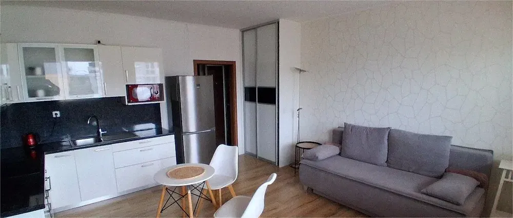 Soggiorno; pavimento in legno, stile moderno