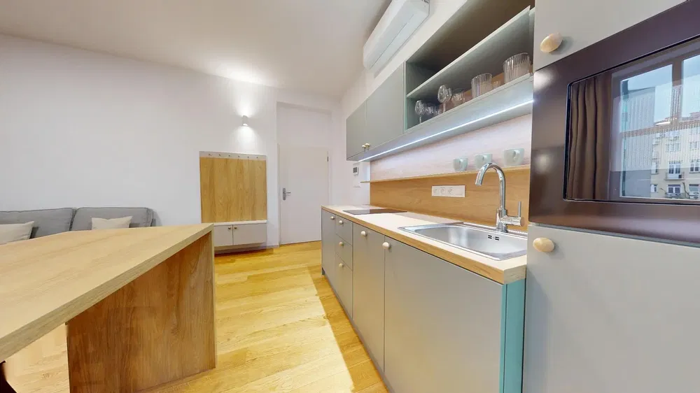 Cucina; vista, luce naturale, stile moderno