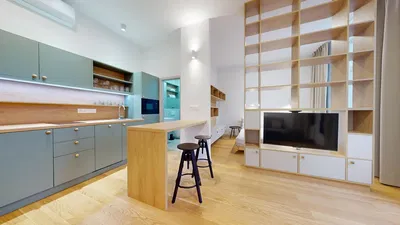 Cucina; elettrodomestici, luce naturale, stile moderno, pavimento in legno