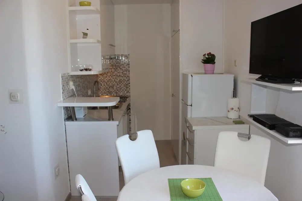 Cocina; estilo moderno, luz natural