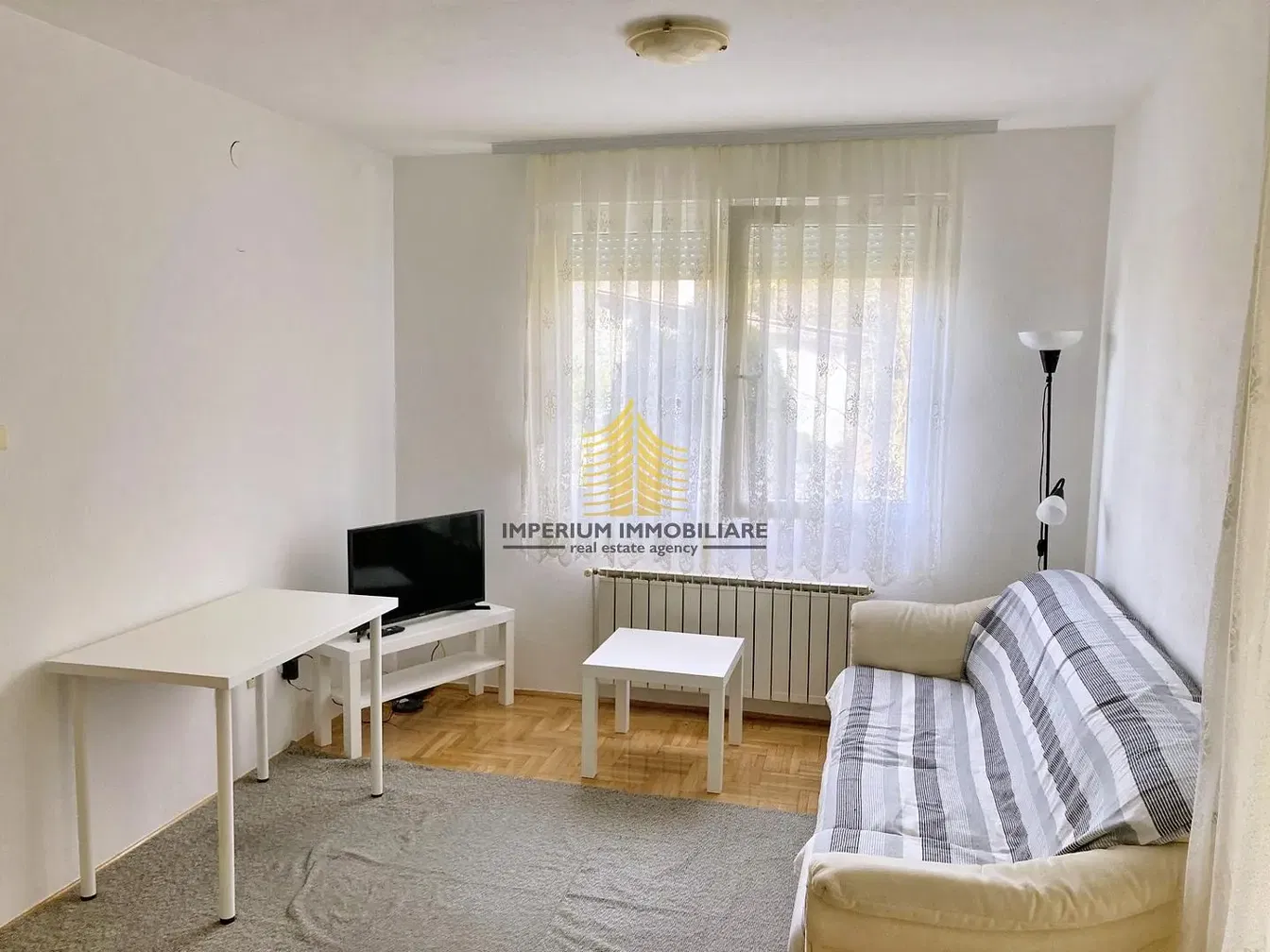 Soggiorno; luce naturale, stile moderno