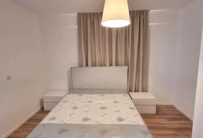 Chambre; parquet, lumière naturelle