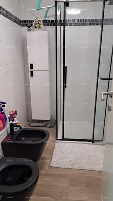 Kupaonica; pločice, renoviran, prirodno svjetlo, moderni stil